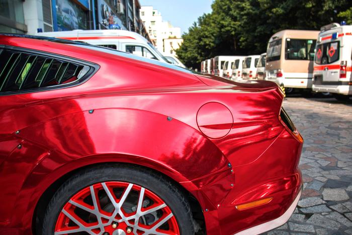 野马车身改色电镀镜面红案例 南森汽车改色招商加盟